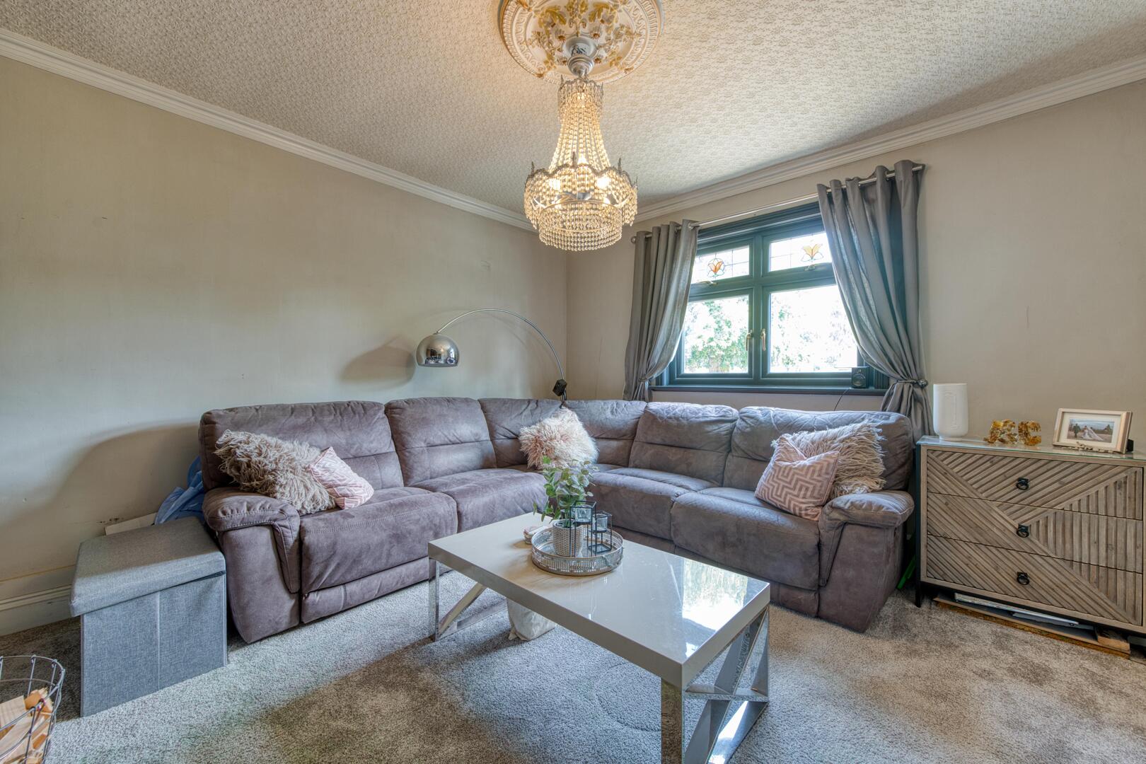 3 bed property in Aggborough Crescent, Kidderminster